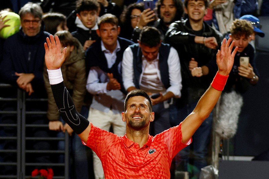 Tennis - Italian Open - Foro Italico, Rome, Italy - May 12, 2023
Serbia's Novak Djokovic celebrates after winning his round of 64 match against Argentina's Tomas Martin Etcheverry REUTERS/Guglielmo Mangiapane