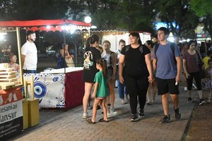 Además, el domingo se sumará a la propuesta la Feria Desde el Origen con el objetivo de incentivar a la ciudadanía a la compra de alimentos orgánicos, dar a conocer emprendimientos verdes y seguir fomentando el desarrollo local para fomentar la participación de más productores en la red verde.