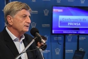 El gobernador expresó su "enorme alegría" por haber logrado la "unidad del peronismo" en la provincia y expresó su anhelo de que ese acuerdo se traslade "a nivel nacional".