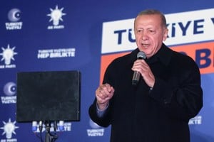Turkish President Tayyip Erdogan speaks at the AK Party headquarters in Ankara, Turkey May 15, 2023. REUTERS/Umit Bektas