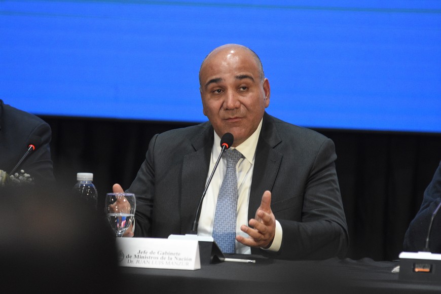 Juan Manzur anunció que desistía de su candidatura a vicegobernador de Tucumán donde los comicios de este domingo fueron suspendidos por una medida cautelar. Crédito: Manuel Fabatía