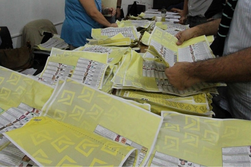 Respecto a la designación y capacitación de autoridades de mesa que también el organismo nacional incluye en los servicios que no prestará, Ayala aseguró que ésa es una tarea que habitualmente queda en manos de la provincia. Crédito: Mauricio Garín / Archivo El Litoral