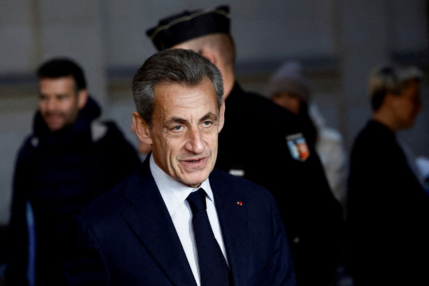FILE PHOTO: FILE PHOTO: Former French President Nicolas Sarkozy arrives for his appeal trial on charges of corruption and influence peddling, at Paris courthouse, France, December 15, 2022. REUTERS/Stephane Mahe/File Photo/File Photo