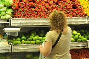 En los últimos 12 meses el rubro alimentos aumentó un 114,7 %. Crédito: Flavio Raina Archivo