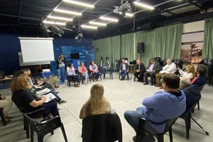 Ronda. La sala Multimedia de la Universidad Católica de Santa Fe fue el lugar elegido para el encuentro. Gentileza Comunicacion Institucional UCSF