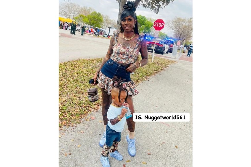 La mujer le creó una cuenta de Instagram y otra de TikTok a su pequeño hijo