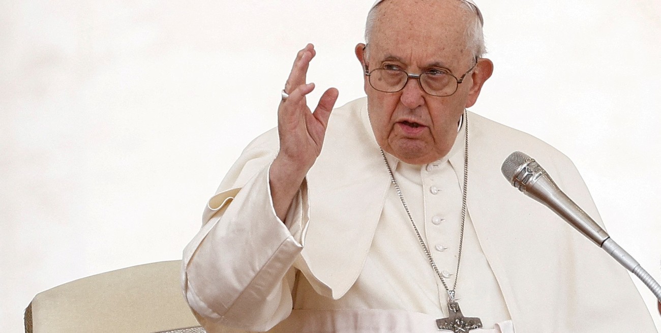 Terminó "sin complicaciones" la operación al Papa Francisco