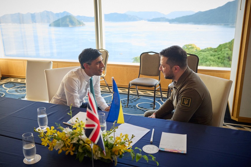 Ukraine's President Volodymyr Zelenskiy and British Prime Minister Rishi Sunak attend a meeting during the G7 leaders' summit in Hiroshima, Japan May 20, 2023  Ukrainian Presidential Press Service/Handout via REUTERS ATTENTION EDITORS - THIS IMAGE HAS BEEN SUPPLIED BY A THIRD PARTY.