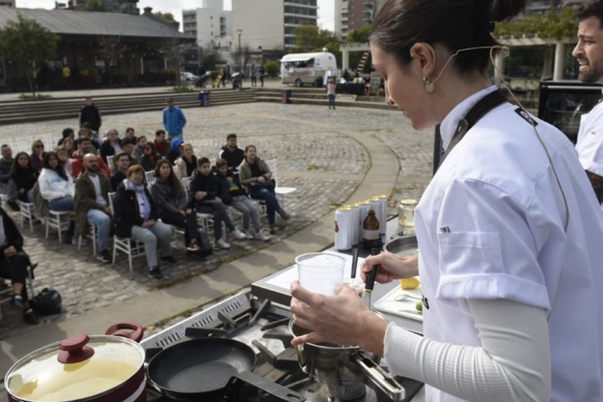Vale destacar que la edición 2023 de Semana Gastronómica Rosario contó con más de 20 actividades distribuidas en toda la ciudad. Las mismas fueron disfrutadas por más de 2.000 personas que agotaron los cupos en pocos minutos.