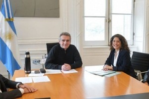 Al término del encuentro en Casa Rosada, la mandataria verense puso de relieve que «ha sido una reunión muy productiva, el jefe de Gabinete nos ha escuchado y se interiorizó de cada uno de los expedientes de Vera que están en curso».