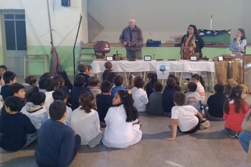 De la actividad formaron parte los cuatro museos y las dos escuelas primarias de la localidad.