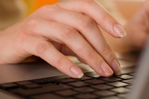 La persona afectada ingresó al Home Banking para hacer una transferencia, pero encontró un mensaje de "reseteo" con un temporizador.