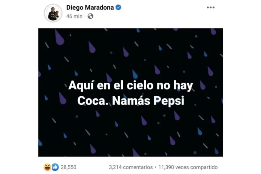 Los mensajes en la cuenta de Facebook de Diego Maradona tras el hackeo.