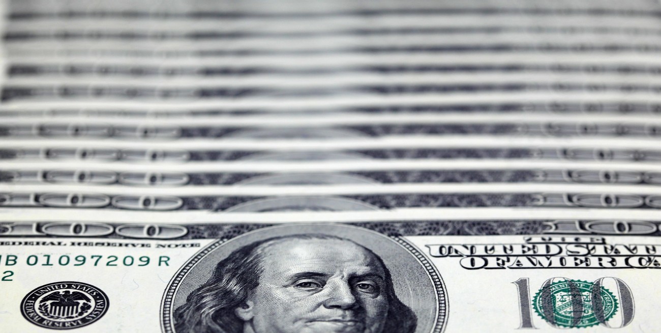 El dólar blue dio otro paso hacia los $ 500: a cuánto cerró este miércoles