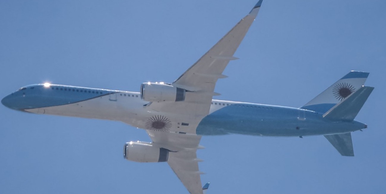 Video: polémico aterrizaje del nuevo avión presidencial argentino en Aeroparque