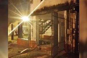 El foco ígneo se inició alrededor de las 2 de la mañana, en una casa de calle Corrientes al 4500, en la zona oeste de la ciudad capital.