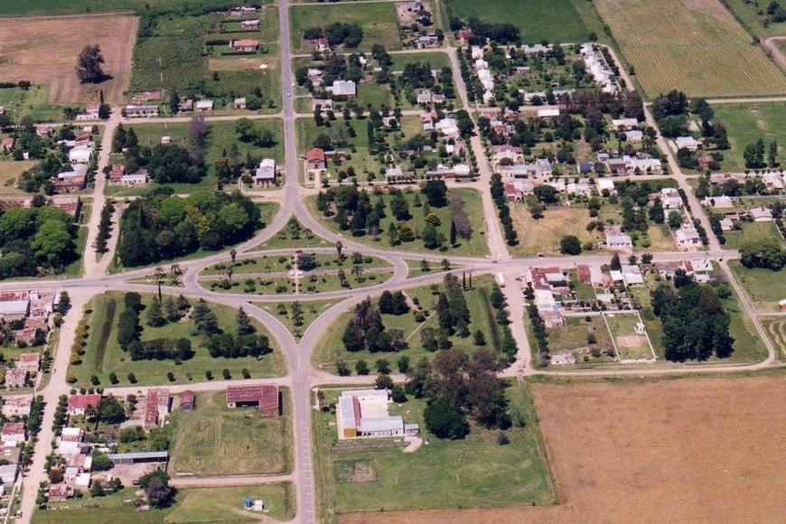 "Además dichos profesionales nos asesoraron en confeccionar un plan de ordenamiento territorial con el objetivo de proyectar un crecimiento organizado de nuestro pueblo”, manifestaron autoridades comunales.