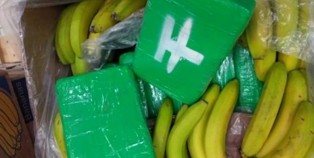 Decomisan más de 100 kilos de cocaína ocultos en un camión que trasladaba bananas al Mercado Central