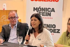 Las precandidatas a gobernadora Mónica Fein, y a diputada provincial Clara García por la lista Adelante