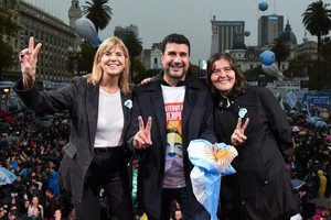 Cleri con Obeid y Rodenas en la Plaza de Mayo porteña. Crédito: Prensa Cleri
