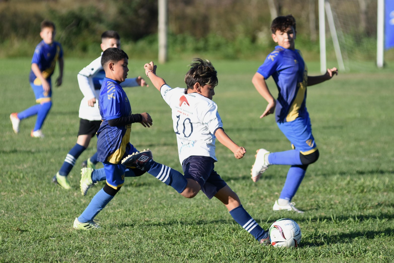 Torneo fútbol infantil en La Perla del oeste. Este domingo finalizó el campeonato que albergó a mas de 1.000 pibes de toda la región. 