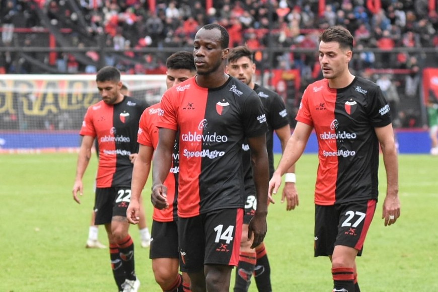 Colón apenas empató con Central Córdoba y ahora visita a San Lorenzo. Crédito: Pablo Aguirre.