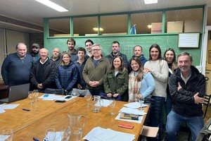 Traspaso de mando. Noelia Castagnani y Claudio Berrueta.