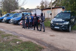 Para realizar las medidas, la Agencia de Investigación Criminal contó con la colaboración del grupo de irrupción GOT UR IV. 