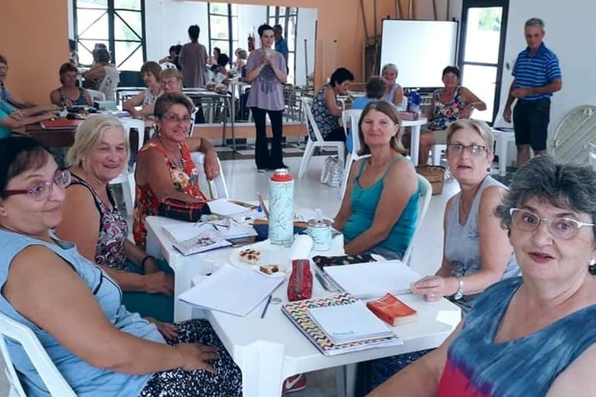 El mismo está destinado a todas las edades y propone trabajar sobre la memoria, la agilidad mental, coordinación, razonamiento y comprensión.