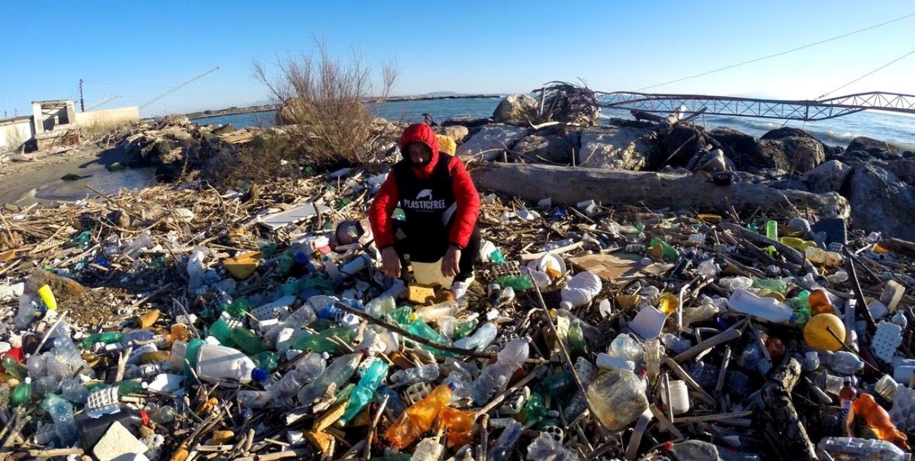 Tierra sin plástico: preparan el primer borrador de tratado contra contaminación plástica para ser analizado en noviembre
