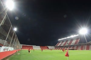 Unión va a mejorar su sistema lumínico para competiciones internacionales de copas. Crédito: Pablo Aguirre/Archivo