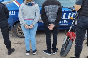 Los efectivos iniciaron una persecución, con sirenas