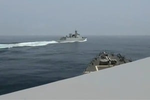 El momento del cruce de los barcos.