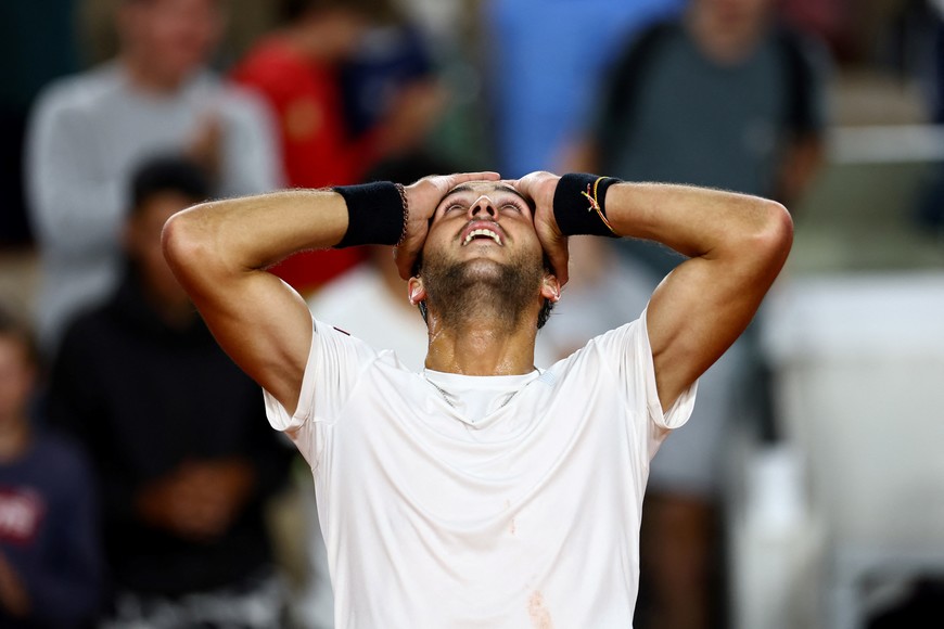 Tennis - French Open - Roland Garros, Paris, France - June 5, 2023
Argentina's Tomas Etcheverry celebrates after winning his fourth round match against Japan's Yoshihito Nishioka REUTERS/Lisi Niesner