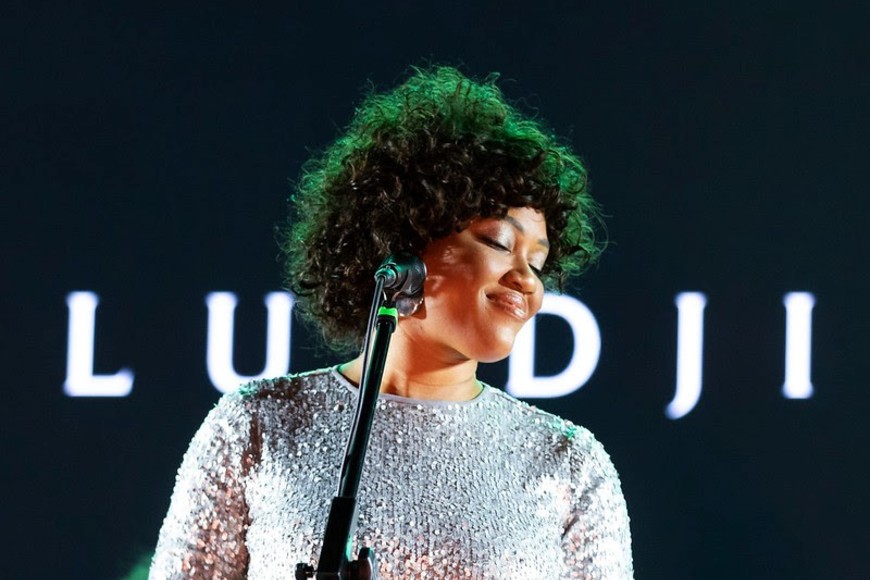 Mica 2023: Luedji Luna durante su show el domingo