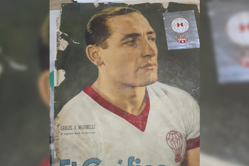 El bisabuelo en El Gráfico. El registro ante-pasado de Jerónimo Dómina: don Carlos A. Marinelli con la camiseta de Huracán, donde llegó en 1938. Antes, desde 1934 jugó en Unión.  Crédito: Gentileza El Gráfico