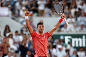 Djokovic se metió por 12° vez en su carrera entre los cuatro mejores de Roland Garros. Crédito: Reuters/Benoit Tessier
