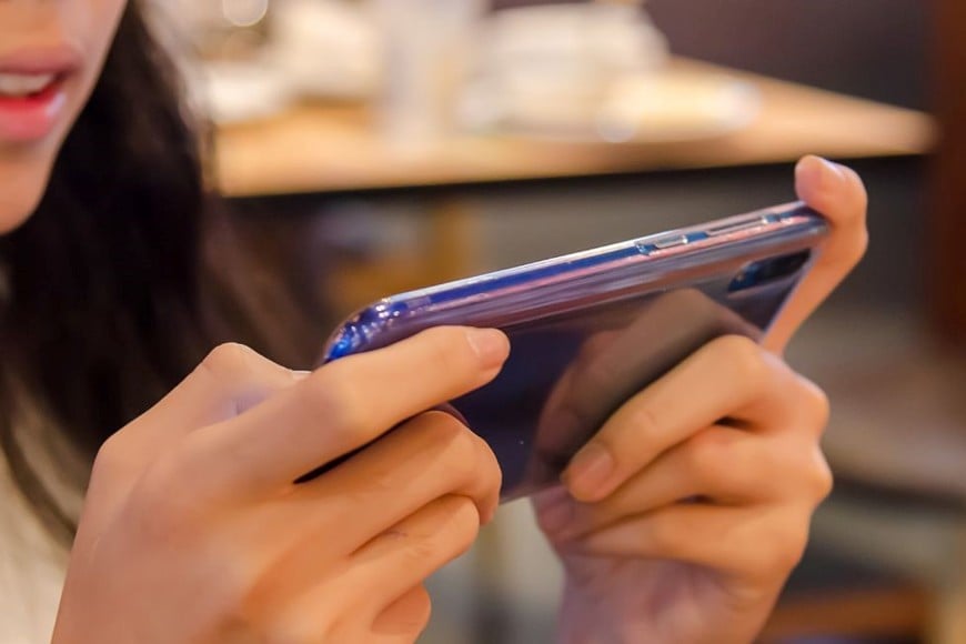 Las escuelas restringen y prohíben los móviles en las clases