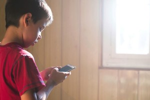 El uso del teléfono móvil en edades tempranas es algo que preocupa