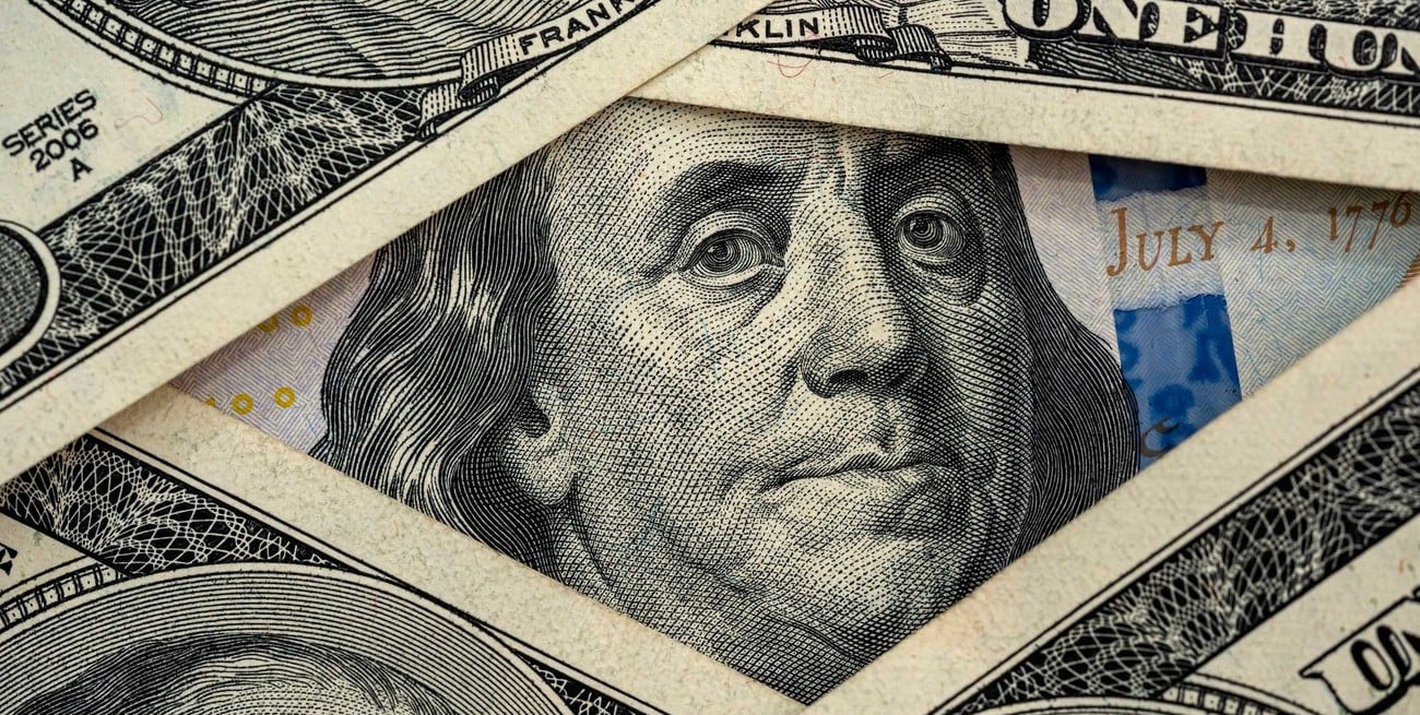 Comienzo de semana en alza para el dólar blue: a cuánto cerró este lunes