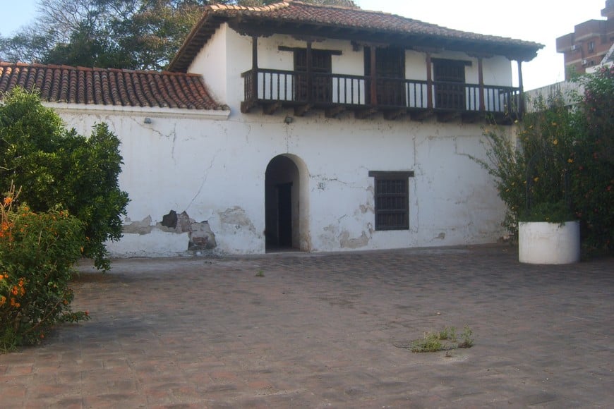 Monumento Histórico Nacional "Casa de los Aldao", sede de la Junta desde 1975.