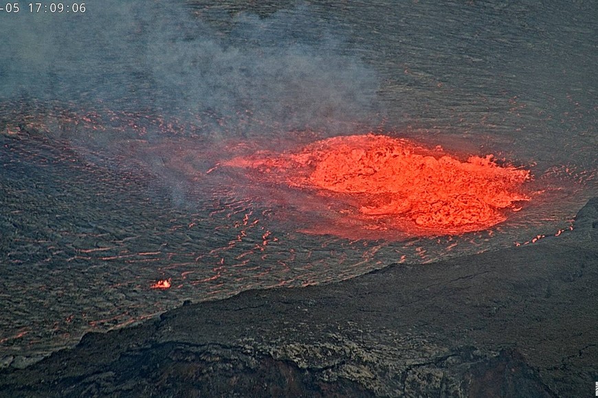FILE PHOTO: A rising lava lake is seen within Halema'uma'u crater during the eruption of Kilauea volcano in Hawaii, U.S. January 5, 2023, in this still image provided by the USGS surveillance camera. U.S. Geological Survey/Handout via REUTERS  THIS IMAGE HAS BEEN SUPPLIED BY A THIRD PARTY. MANDATORY CREDIT/File Photo