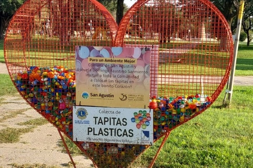 Osta señaló que el programa “Botella de amor” tiene como objetivo la recolección de botellas y materiales de plásticos pequeños para reciclar.