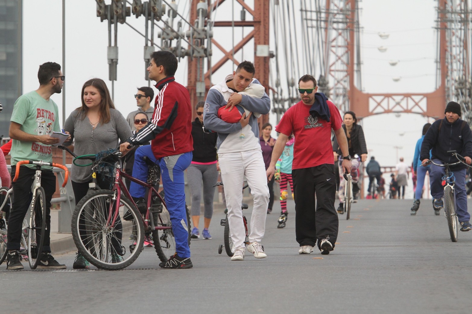Puente peatonal. Para fechas puntuales se suele usar para paseo.