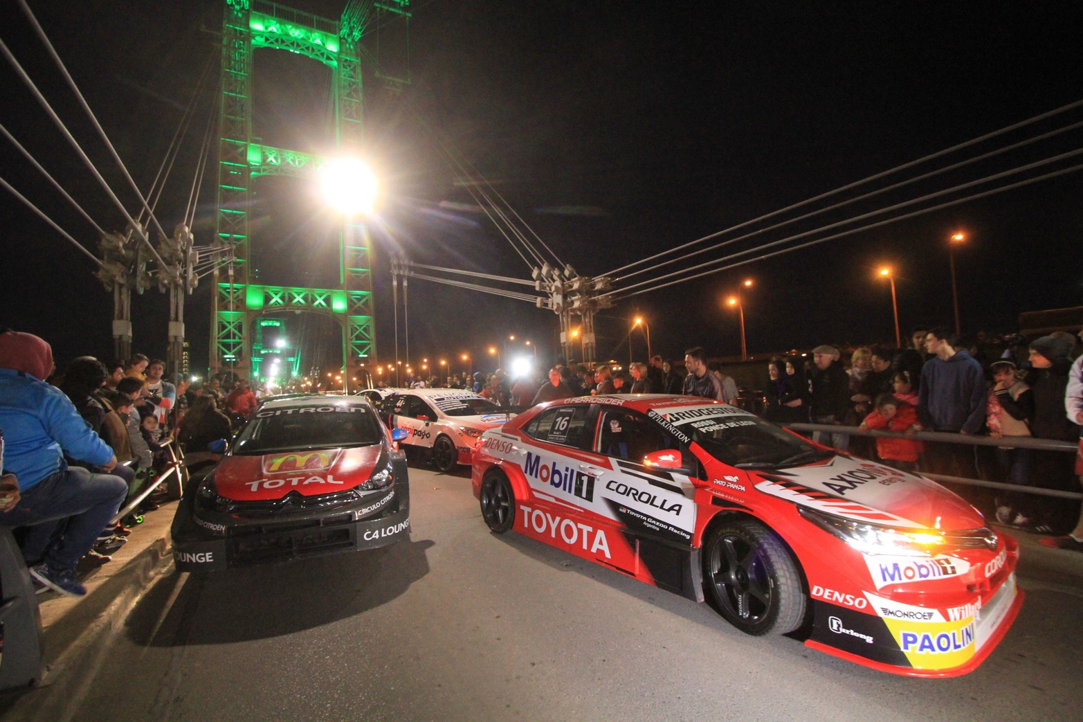 Larga simbólica. 30 de agosto de 2018. El STC 2000 pasó por el puente colgante.