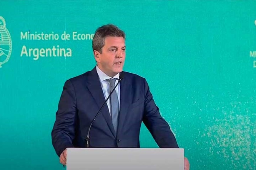 Massa formuló las nuevas medidas desde el municipio de Escobar.