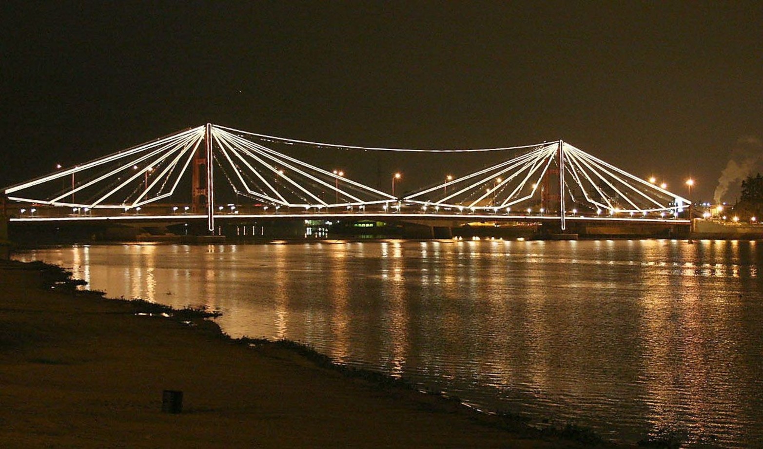 En 2005 así lucia con la iluminación.