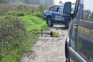 Junto al cuerpo del infortunado había una bicicleta. Crédito: Guillermo Di Salvatore