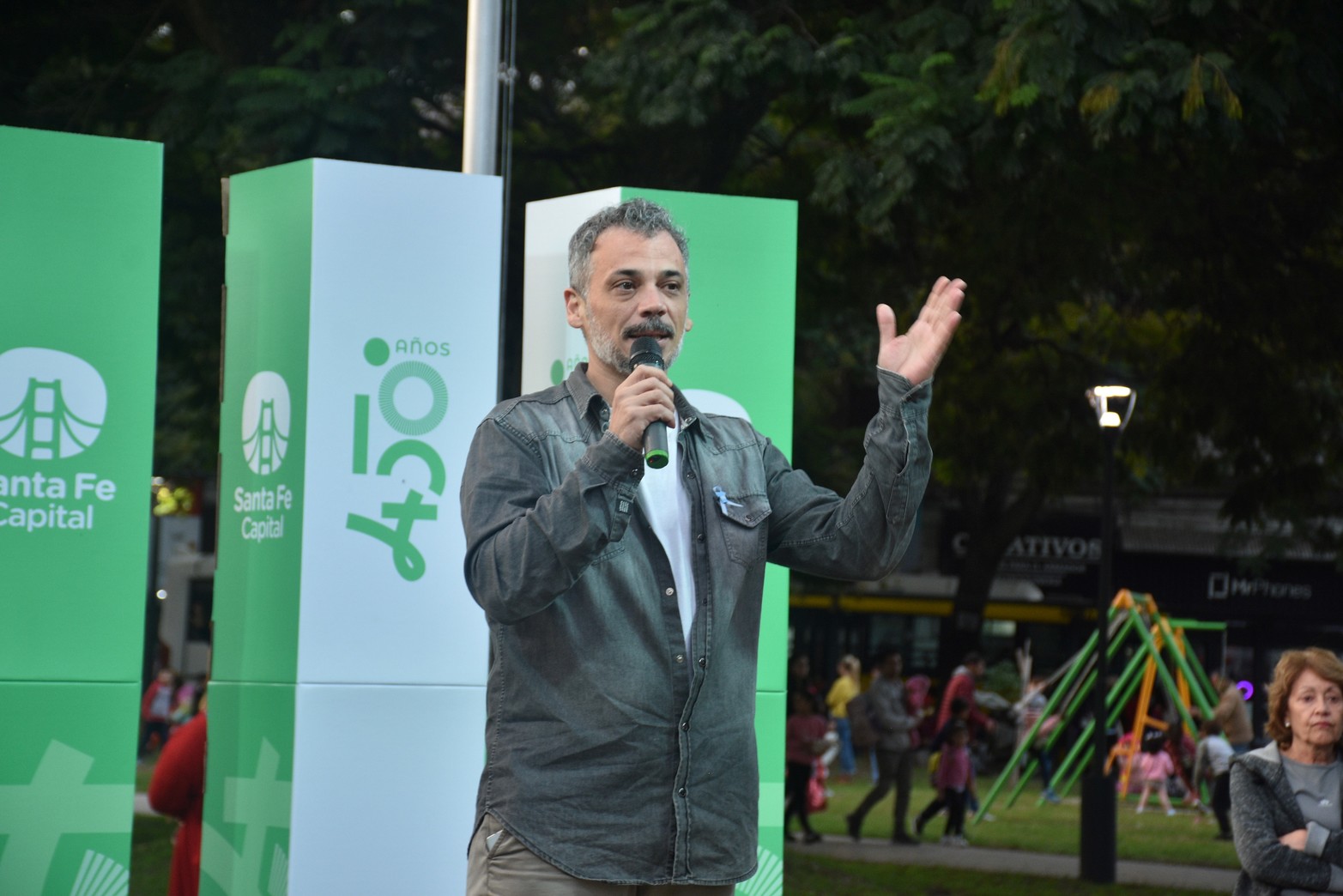 Acto de inauguración de la remozada Plaza del Soldado Argentino.
Foto: Manuel Fabatía