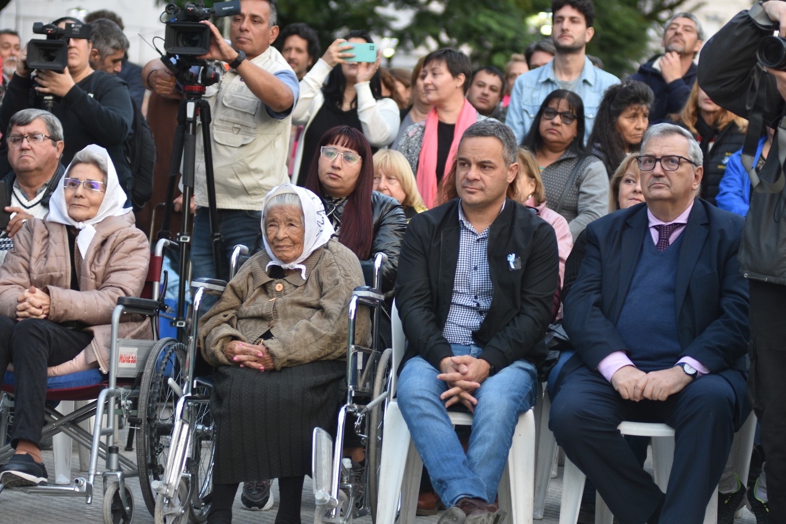Acto de inauguración de la remozada Plaza del Soldado Argentino.
Foto: Manuel Fabatía